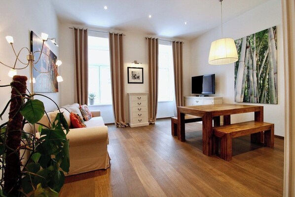 Smart TV - Beautiful New Central Apartment (Vienna)