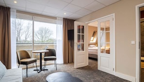 4 bedrooms, free WiFi, bed sheets, wheelchair access