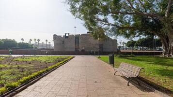 House | Pemandangan dari hartanah