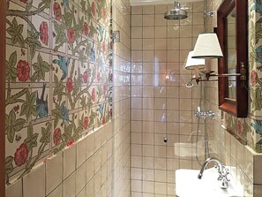 Shower, towels