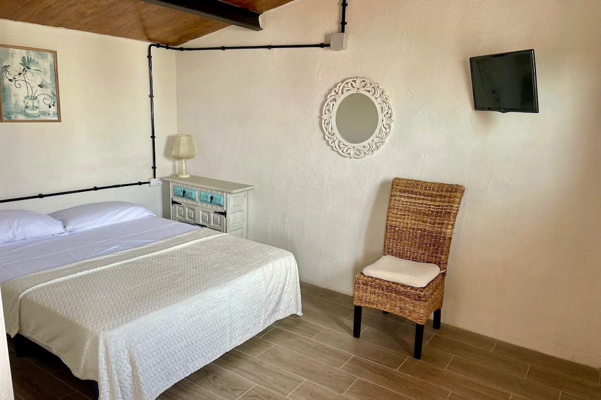 Double Room, Non Smoking, Mountain View | Premium bedding, individually furnished, iron/ironing board, bed sheets