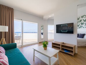 Apartment | Living room - Golden Views By Canariasgetaway (Las Palmas de Gran Canaria)