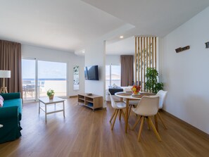 Apartment | Dining - Golden Views By Canariasgetaway (Las Palmas de Gran Canaria)