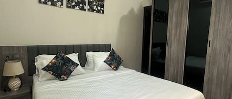 WiFi, bed sheets