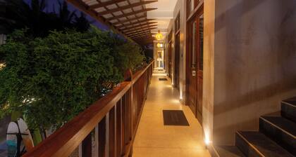 Mich's Surf Villa & Hostel