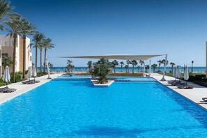 Outdoor pool - Xuru Stays I Homestyle 3BR Penthouse Pool & Beach View (El Gouna)