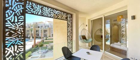 Panoramic & Cushy 3BDR @Mangroovy Free Pool &Beach (M7-4B-13) | Dining