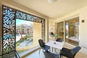Panoramic & Cushy 3BDR @Mangroovy Free Pool &Beach (M7-4B-13) | Dining