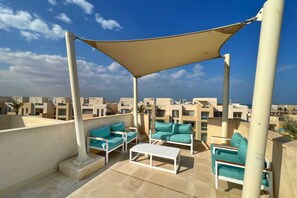 Homestyle 3BR Penthouse | Pool & Beach View (M7-2A-21) | Terrace/patio