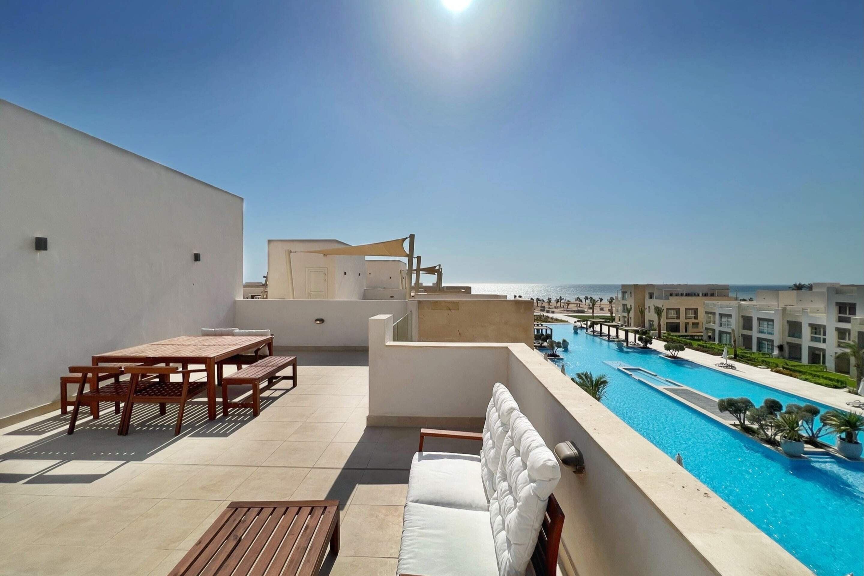 Dazzling 2 BDR w/Rooftop Mangroovy Free Pool Beach (M8-5B-21) | Outdoor dining