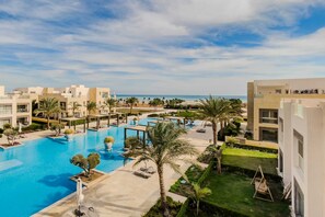Radiant & Refined 2BDR @ Mangroovy|Free Beach & Pool (M8-2A-22) | Pool