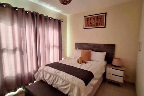 3 chambres, fer et planche à repasser, Wi-Fi, draps fournis