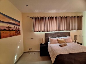 3 chambres, fer et planche à repasser, Wi-Fi, draps fournis