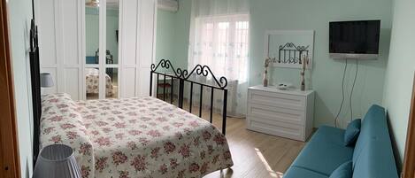 2 Schlafzimmer, Bügeleisen/Bügelbrett, Reisekinderbett, Bettwäsche