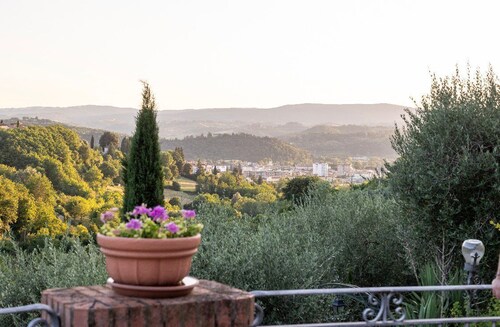 Melachecca:Tuscan chianti villa, private park 2 apt love views