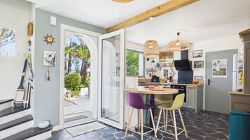 Réfrigérateur, micro-ondes, four, lave-vaisselle