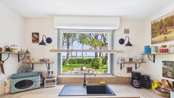 Réfrigérateur, micro-ondes, four, lave-vaisselle