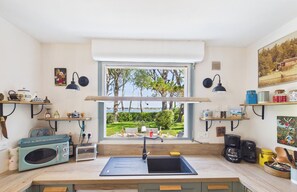 Refrigerador, microondas, horno y lavavajillas