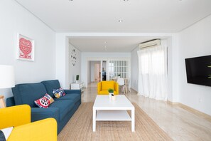 Living room - Awesome Beachfront Terrace By Canariasgetaway (Las Palmas de Gran Canaria)
