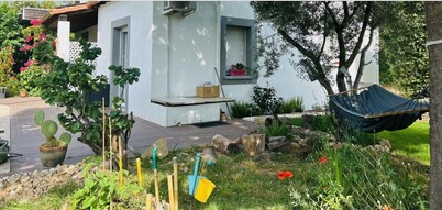 A little paradise of scents and greenery in the hills above Nîmes.