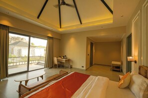 Bureau, espace de travail pour ordinateur portable, Wi-Fi gratuit