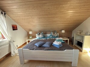 2 bedrooms, WiFi, bed sheets