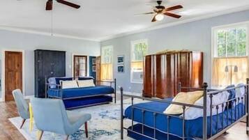 2 bedrooms, desk, iron/ironing board, free WiFi