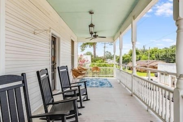 Huge balcony overlooking downtown Breaux Bridge