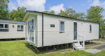 Caravan with one double and one twin.