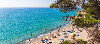 CALIFORNIA Villa gran jardin, piscina privada