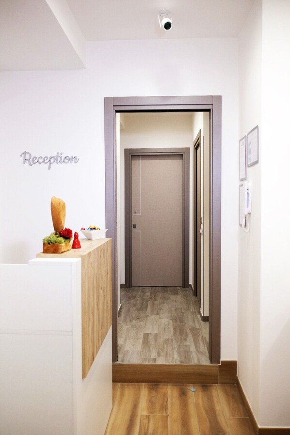 Lobby - Cozy and relaxing dwellings! Strategic to discover every corner of the city (Napoli)