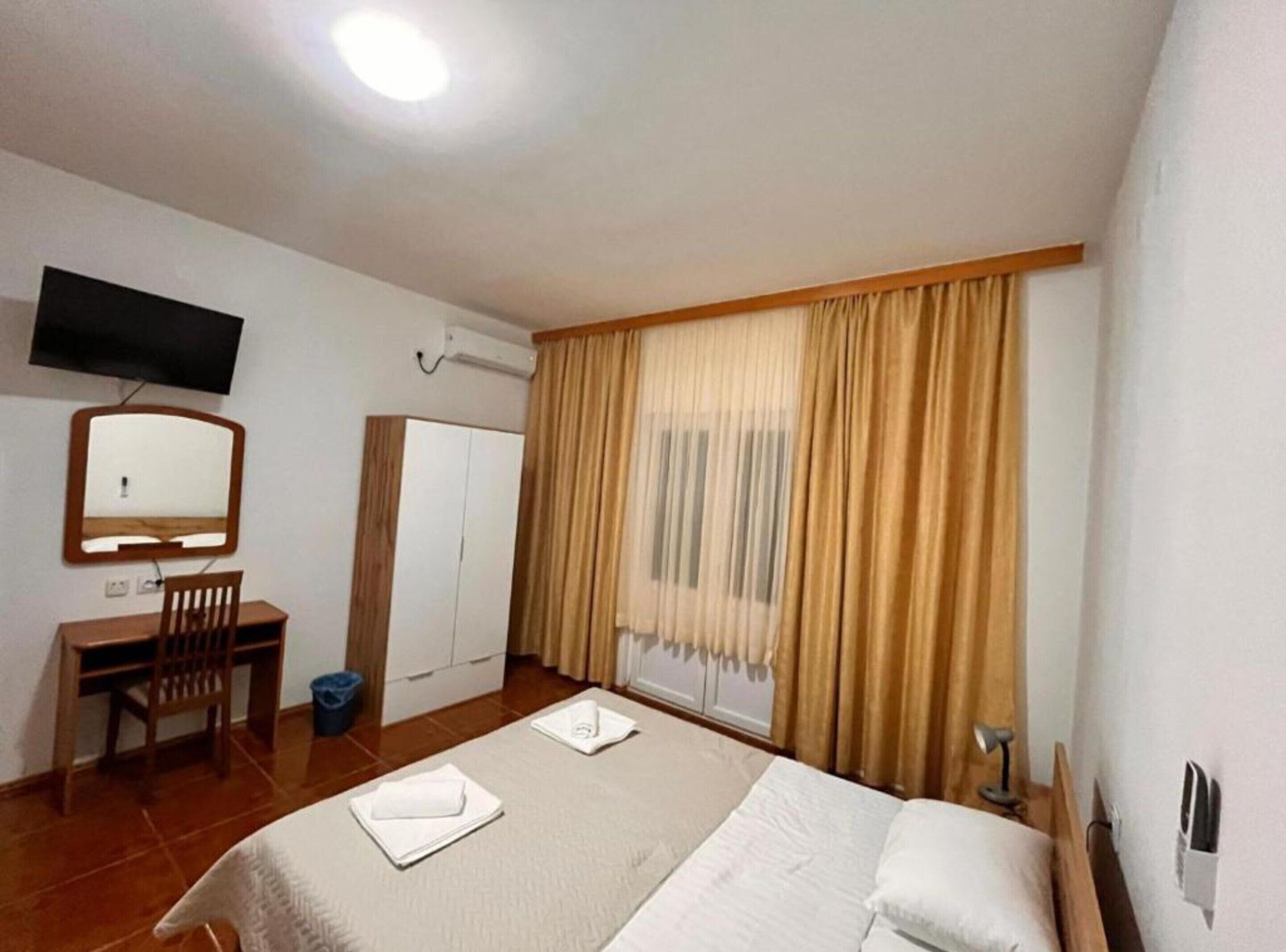 1 غرفة نوم ومكواة/لوح كي