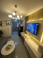 Smart TV 55 pulgadas con canales de televisión vía satélite