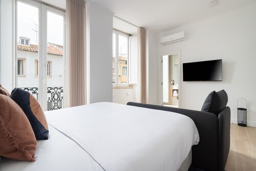 Lapa Diplomatic Suite 1.2 by Feel Lisboa