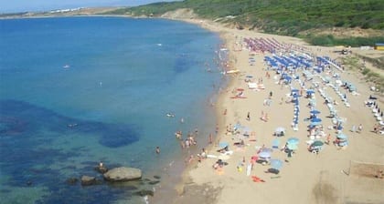 Island of capo rizzuto beautiful apartment in villa