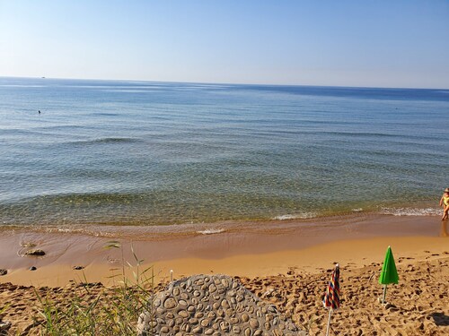 Island of capo rizzuto beautiful apartment in villa