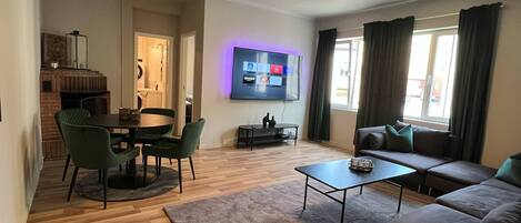 Tirai kedap cahaya, setrika/meja setrika, dan Wi-Fi gratis