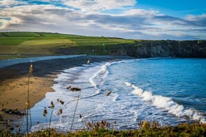 Beach - The Granary Loft at Annestown House (Annestown)