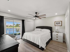 2 bedrooms, iron/ironing board, WiFi, bed sheets - Punta Gorda Isles Villa On The Waterfront (Punta Gorda)