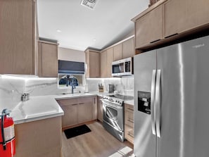 Coffee/tea maker, fridge, microwave, oven - Punta Gorda Isles Villa On The Waterfront (Punta Gorda)