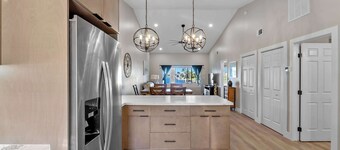 Newly remodeled Villa On The Water, Sunset/Scenery