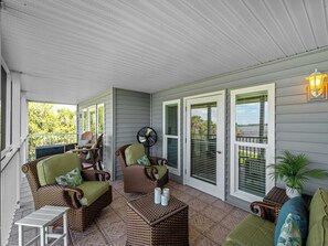 Terrace/patio - Riverfront Condo w Water Views-Heated Pool (Port Charlotte)