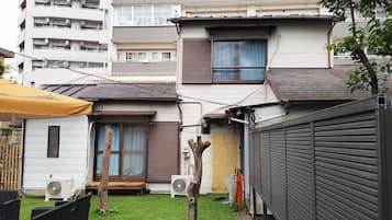 施設の正面