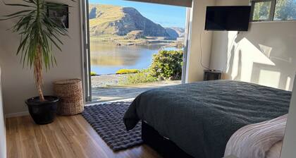 3-bed gem in Birdlings Flat with stunning lake & ocean views â a rare retreat!