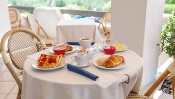Tägliches inbegriffenes Frühstücksbuffet