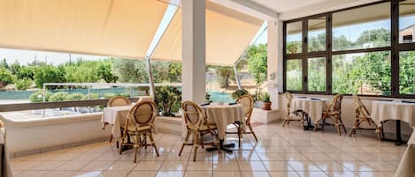 Petit déjeuner buffet compris tous les jours