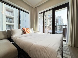 1 bedroom, iron/ironing board, WiFi, bed sheets - Chic & Sunny 1BR Escape | Grove Creek Beach Access (Dubai)