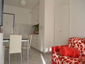 Departamento, 1 habitación, balcón | Sala de estar