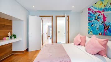 2 bedrooms, desk, iron/ironing board, travel cot