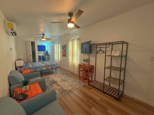 This studio is a 0 bedroom(s), 1 bathrooms, located in Rockport, TX.